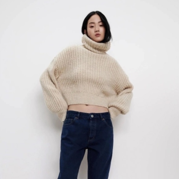 Zara Sweaters - NWT ZARA wool blend beige chunky knit crochet turtle neck long sleeve sweater
